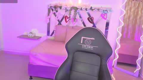 Snapshot of zury_tay chatting on October 2025 11:39:01 AM ZURY online show from October 2025 11:39:01 AM