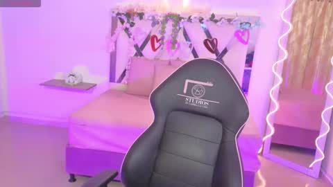 Snapshot of zury_tay chatting on October 2025 11:51:02 AM ZURY online show from October 2025 11:51:02 AM