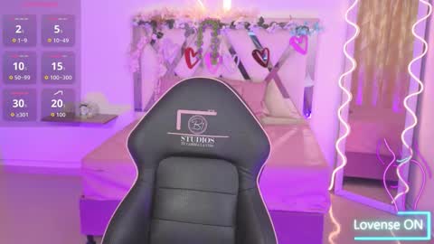 Snapshot of zury_tay chatting on October 2025 11:30:01 AM ZURY online show from October 2025 11:30:01 AM