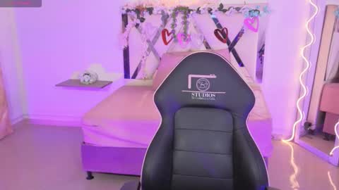 Snapshot of zury_tay chatting on October 2025 11:30:02 AM ZURY online show from October 2025 11:30:02 AM