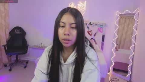 Snapshot of zury_tay chatting on October 2025 11:42:01 AM ZURY online show from October 2025 11:42:01 AM