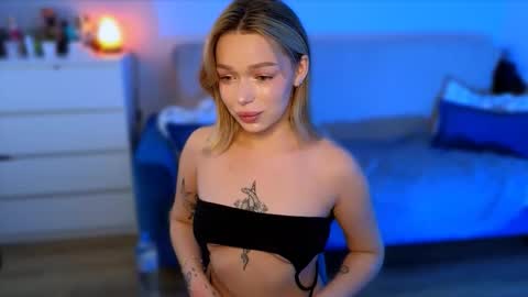 zuzzixx online show from November 2025 06:35:02 AM