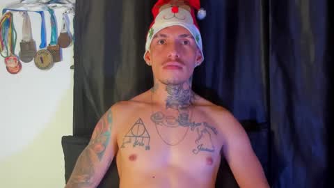 Snapshot of zyongarcia2020 chatting on December 2024 01:26:01 AM zyon garcia online show from December 2024 01:26:01 AM