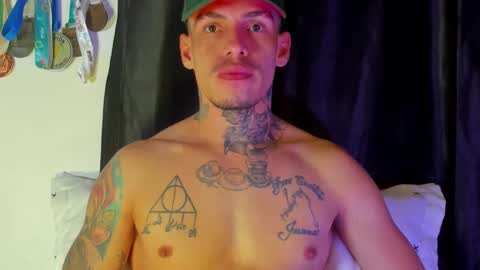 Snapshot of zyongarcia2020 chatting on January 2025 10:19:01 AM zyon garcia online show from January 2025 10:19:01 AM