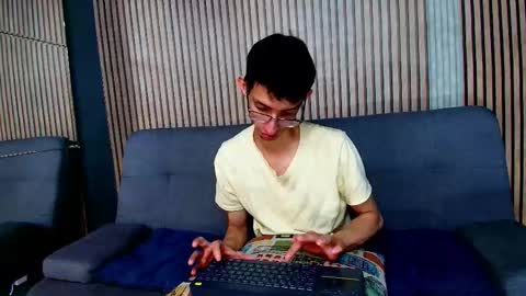 Snapshot of zyronight chatting on December 2025 09:45:02 PM Zyro Nigth online show from December 2025 09:45:02 PM