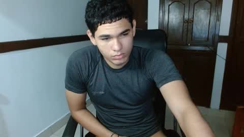 Snapshot of zyrosxk chatting on October 2025 07:50:02 AM antonio felipe online show from October 2025 07:50:02 AM