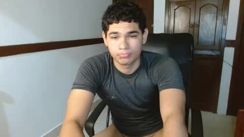 Snapshot of zyrosxk chatting on October 2025 07:50:01 AM antonio felipe online show from October 2025 07:50:01 AM