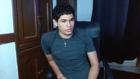 Snapshot of zyrosxk chatting on October 2025 06:54:01 AM antonio felipe online show from October 2025 06:54:01 AM