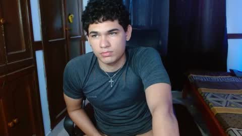 Snapshot of zyrosxk chatting on November 2025 01:53:02 PM antonio felipe online show from November 2025 01:53:02 PM