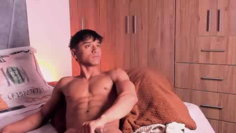 zyzz_1812 online show from November 2025 03:42:02 AM