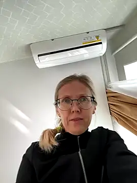 angelmommu online show from October 2025 05:26:02 AM