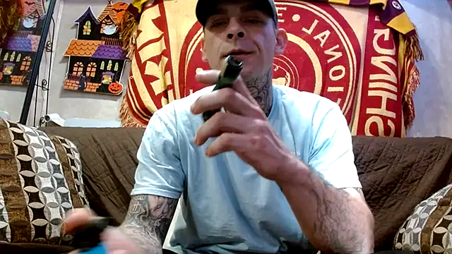 Snapshot of DADDY_KANE8--- chatting on February 2025 08:13:02 PM DADDY KANE8--- online show from February 2025 08:13:02 PM