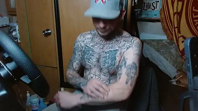 Snapshot of DADDY_KANE8--- chatting on March 2025 12:04:01 AM DADDY KANE8--- online show from March 2025 12:04:01 AM