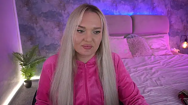 Snapshot of MissyMartinez chatting on October 2025 07:05:02 AM MissyMartinez online show from October 2025 07:05:02 AM