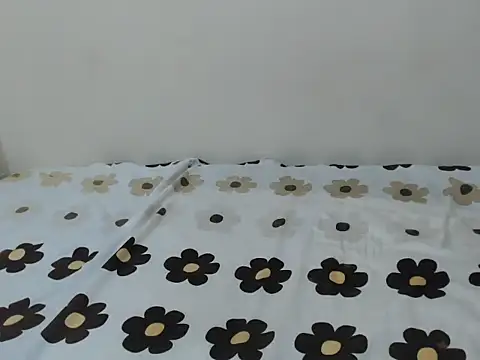 Snapshot of queen__ebony chatting on November 2025 06:39:01 PM queen ebony online show from November 2025 06:39:01 PM