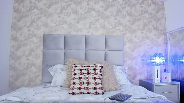 elizabeth coleman online show from September 2025 08:31:01 PM