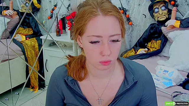 Snapshot of TinaBrook chatting on October 2025 04:04:01 AM TinaBrook online show from October 2025 04:04:01 AM