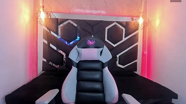 lilith nv online show from February 2025 05:35:01 PM