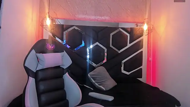 lilith nv online show from February 2025 11:21:02 AM