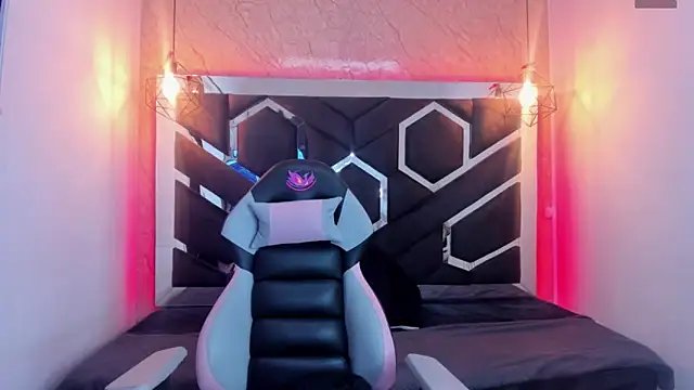 lilith nv online show from March 2025 02:32:01 PM