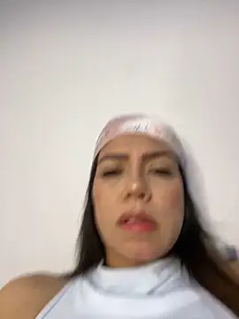Snapshot of martina_contreras chatting on December 2024 04:27:02 AM martina contreras online show from December 2024 04:27:02 AM