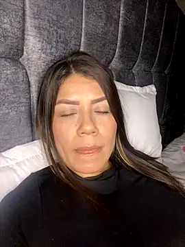 Snapshot of martina_contreras chatting on November 2025 08:05:02 AM martina contreras online show from November 2025 08:05:02 AM