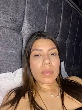 Snapshot of martina_contreras chatting on November 2025 02:04:01 PM martina contreras online show from November 2025 02:04:01 PM