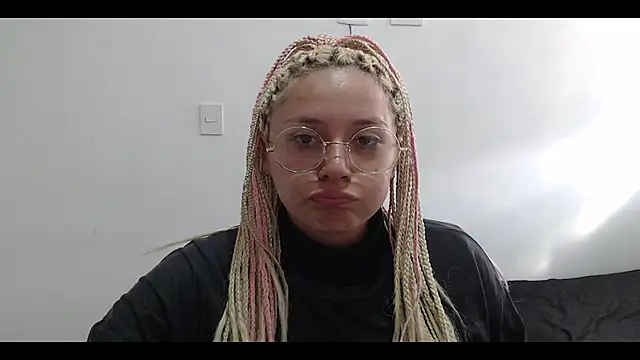 MommyMiaWs online show from January 2025 09:00:02 PM