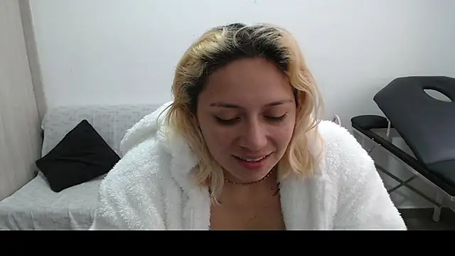 MommyMiaWs online show from March 2025 05:17:02 PM