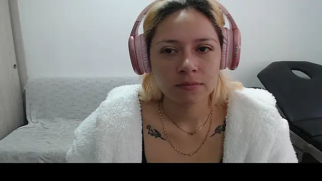 MommyMiaWs online show from March 2025 01:26:02 PM