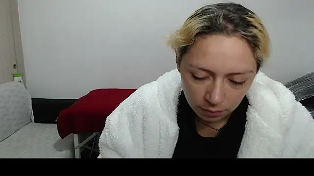 MommyMiaWs online show from March 2025 12:46:02 PM