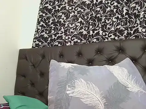sluttylaura21 online show from February 2025 01:38:01 PM