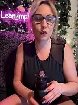 Leanymphoo online show from October 2025 08:27:02 PM