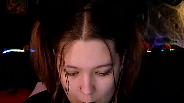 Snapshot of DjennaPalme chatting on November 2025 01:40:01 AM DjennaPalme online show from November 2025 01:40:01 AM