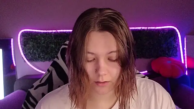 Snapshot of DjennaPalme chatting on November 2025 02:21:01 AM DjennaPalme online show from November 2025 02:21:01 AM