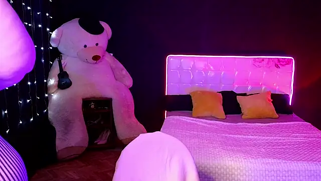 Snapshot of DjennaPalme chatting on November 2025 02:54:01 AM DjennaPalme online show from November 2025 02:54:01 AM