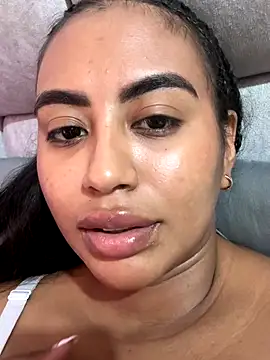 Snapshot of tracycum chatting on November 2025 07:57:02 PM tracycum online show from November 2025 07:57:02 PM