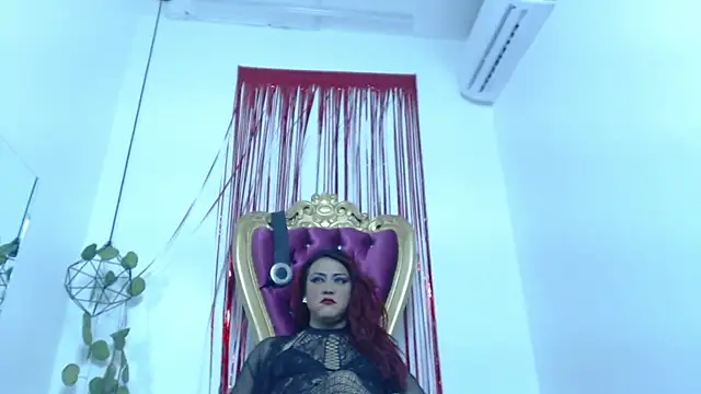 Amyredqueen  online show from February 2025 05:21:01 PM