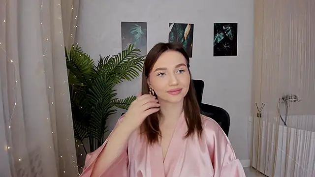 GracefulLook online show from February 2025 03:44:02 AM