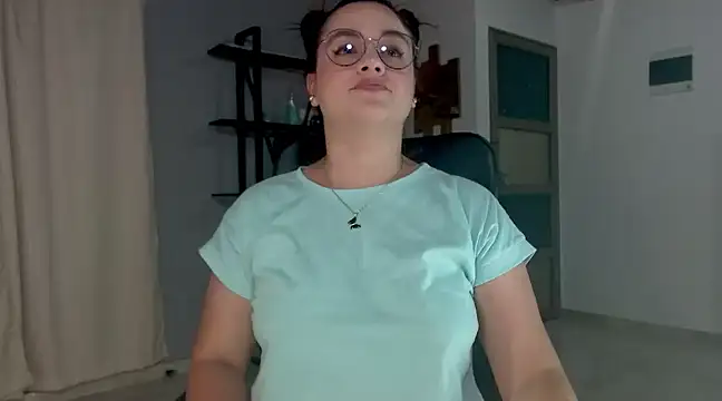 Snapshot of maela1 chatting on December 2024 04:20:02 AM maela1 online show from December 2024 04:20:02 AM