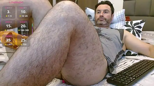 Snapshot of rodrher81 chatting on October 2025 05:23:02 PM rodrher81 online show from October 2025 05:23:02 PM