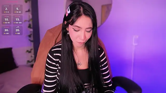 Snapshot of emma_woods_ chatting on December 2024 06:29:01 PM emma woods online show from December 2024 06:29:01 PM