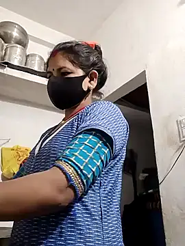 Snapshot of Riyaa-Devi chatting on December 2024 03:39:01 AM Riyaa-Devi online show from December 2024 03:39:01 AM