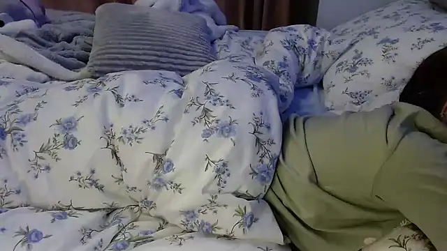 Snapshot of Viktoriiya_bald chatting on March 2025 01:12:01 AM Viktoriiya bald online show from March 2025 01:12:01 AM