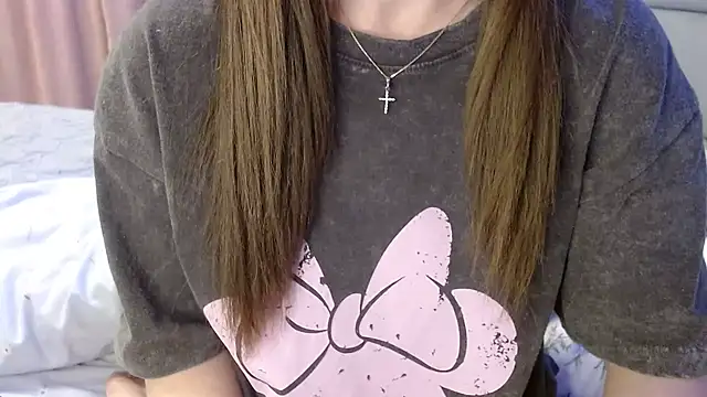 Snapshot of Viktoriiya_bald chatting on March 2025 08:51:02 PM Viktoriiya bald online show from March 2025 08:51:02 PM