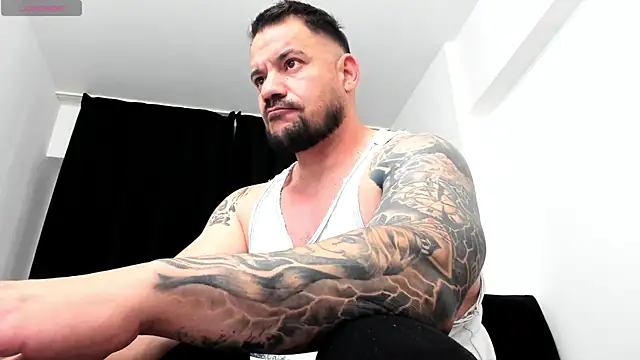 musclemonster31 online show from October 2025 08:07:02 PM