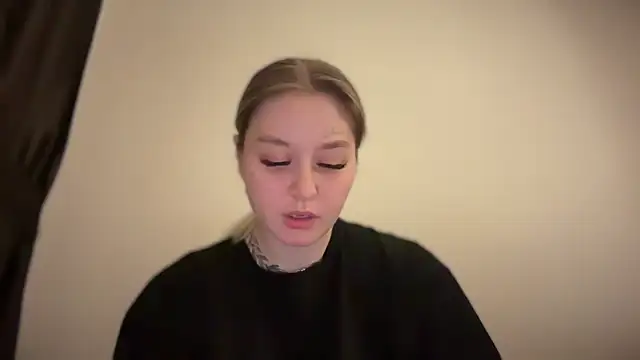 Snapshot of Isabel-Bailey chatting on December 2024 10:07:01 PM Isabel-Bailey online show from December 2024 10:07:01 PM