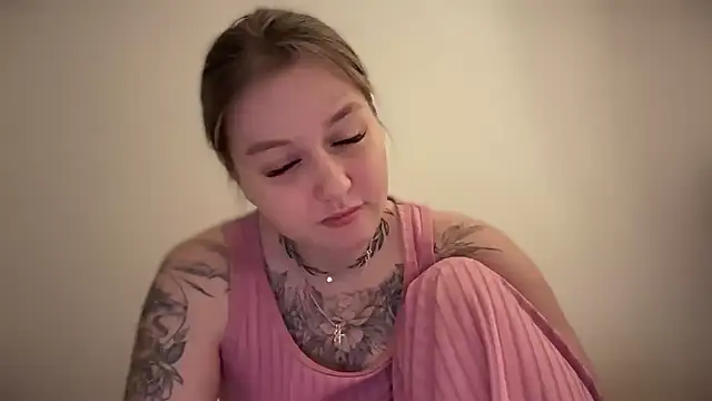 Snapshot of Isabel-Bailey chatting on December 2024 09:22:01 PM Isabel-Bailey online show from December 2024 09:22:01 PM