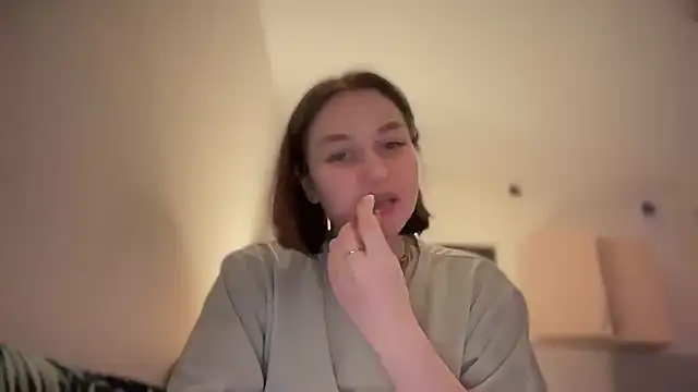 Snapshot of Isabel-Bailey chatting on February 2025 10:09:01 PM Isabel-Bailey online show from February 2025 10:09:01 PM