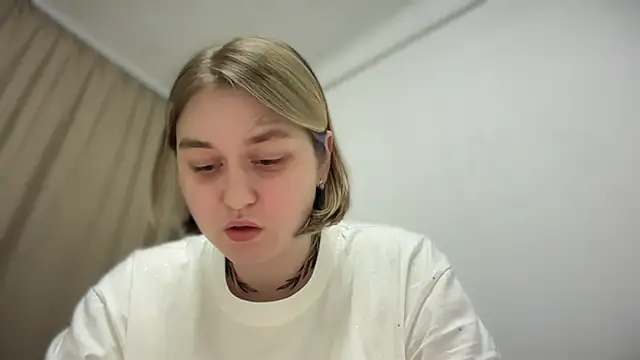 Snapshot of Isabel-Bailey chatting on October 2025 09:01:01 PM Isabel-Bailey online show from October 2025 09:01:01 PM